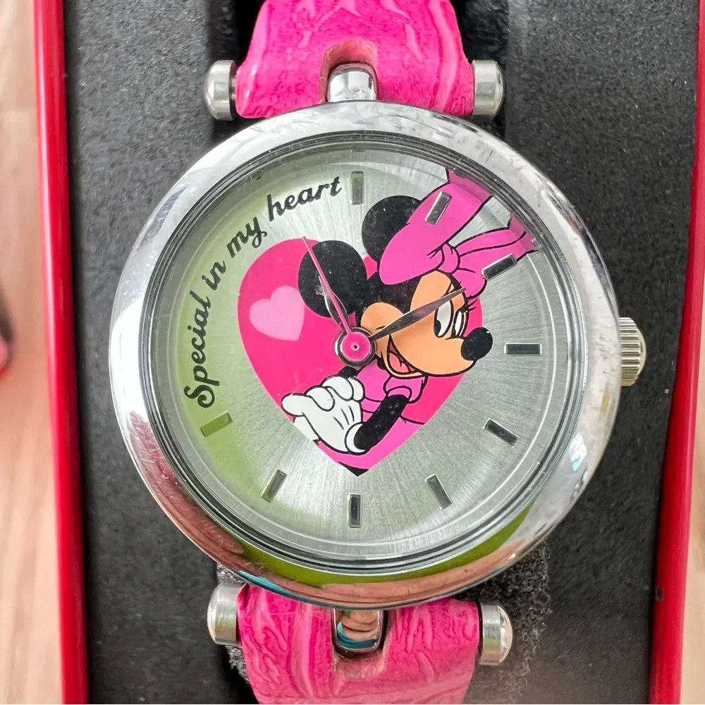 SII Seiko Disney Minnie Mouse pink heart watch NEW BATTERY